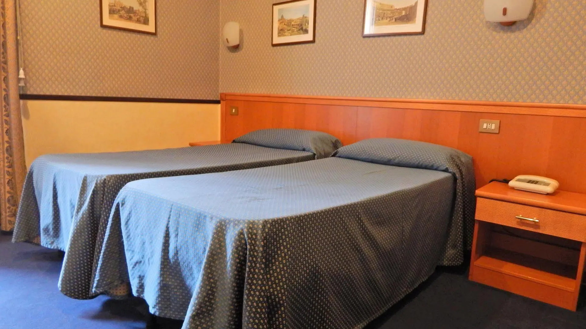Hotel Garda Roma 3*,